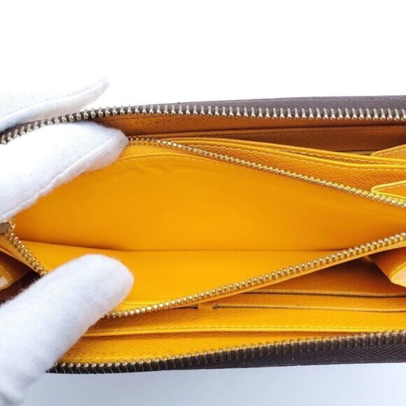 Louis Vuitton Zippy Monogram Wallet - Picture 12 of 15